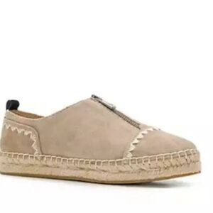 Hemp soled shoe zipper front